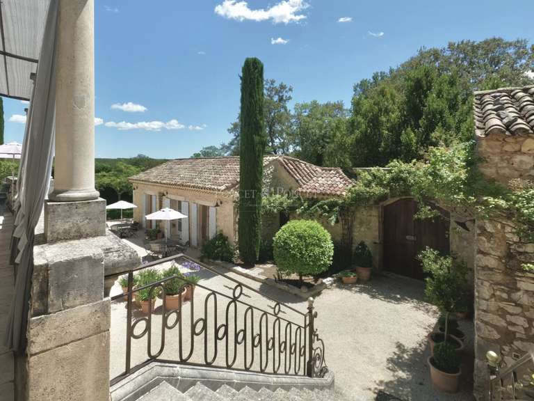 Maison Barjac - 9 chambres - 540m²