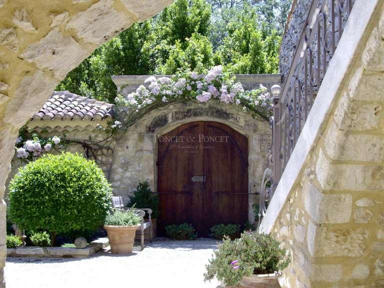 Maison Barjac - 9 chambres - 540m²