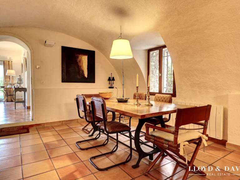 House Barjac - 5 bedrooms - 204m²