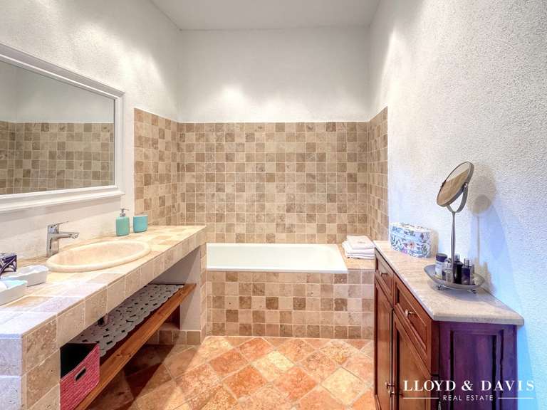 House Barjac - 5 bedrooms - 204m²