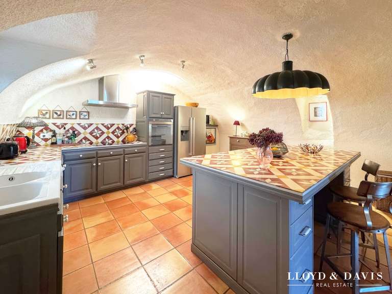 House Barjac - 5 bedrooms - 204m²