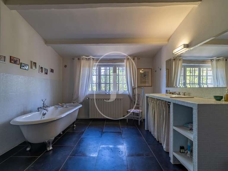 Maison Barjac - 6 chambres - 330m²