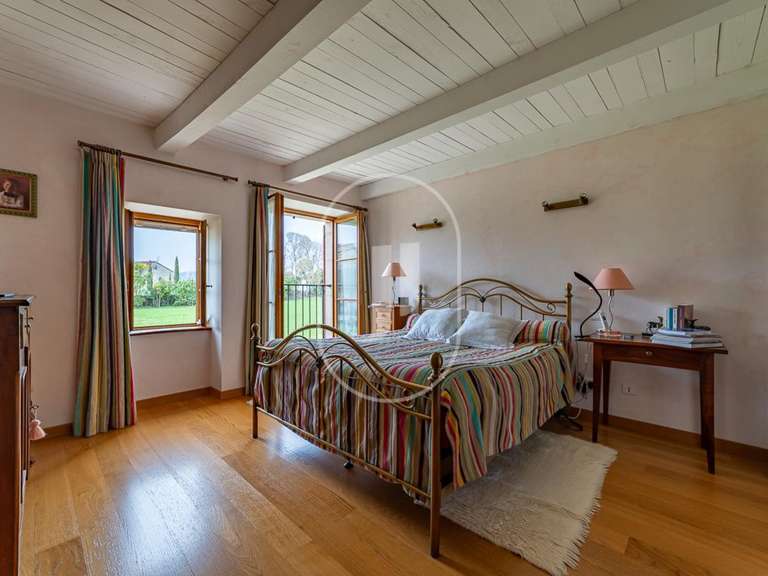 Maison Barjac - 4 chambres - 264m²