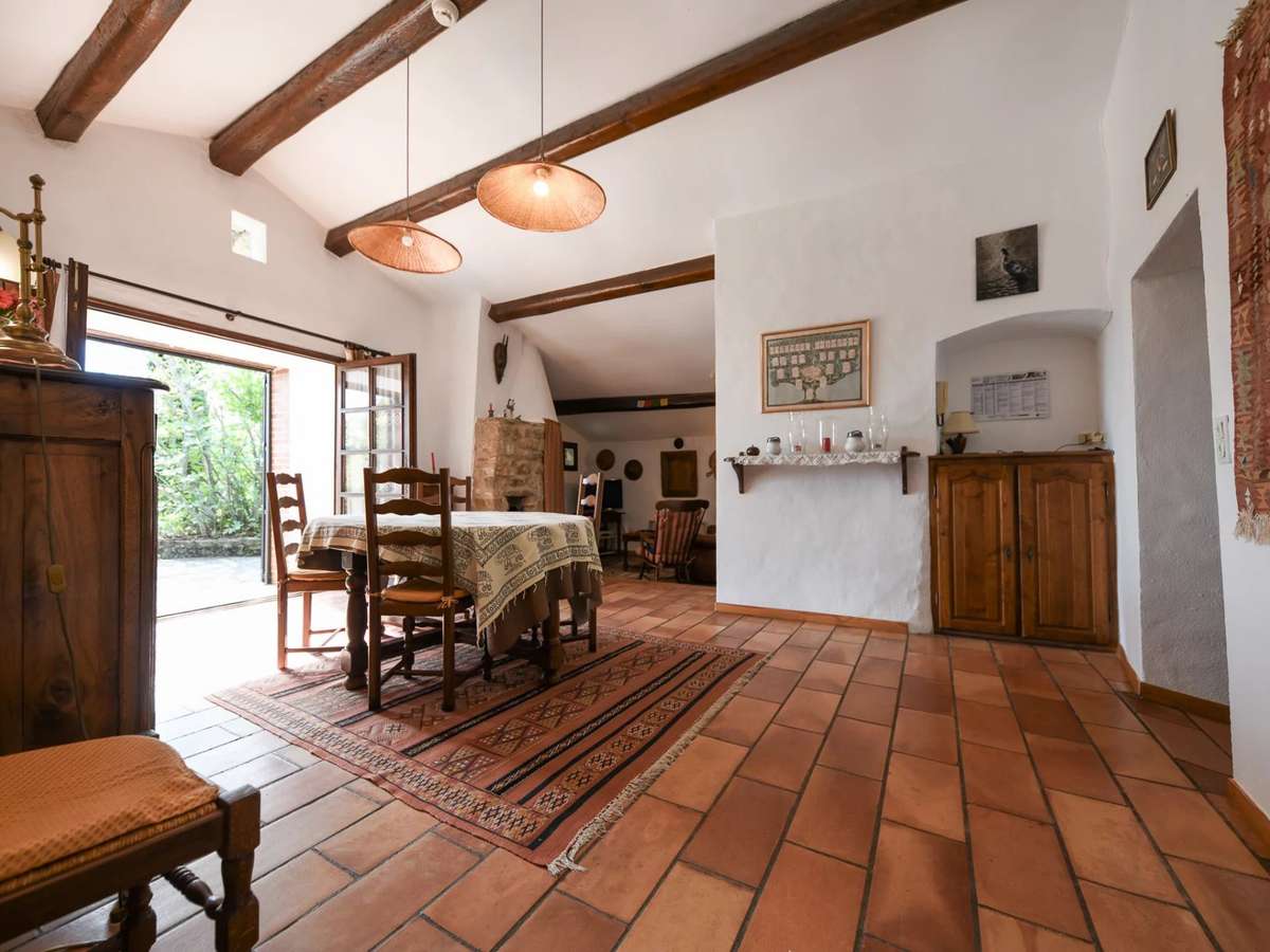 House Barjac