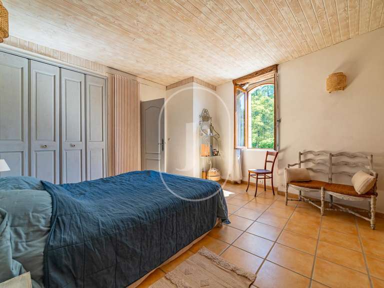 Maison Barjac - 5 chambres - 230m²