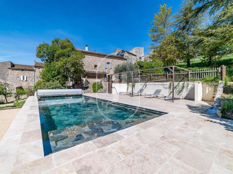 Maison Barjac - 5 chambres - 230m²