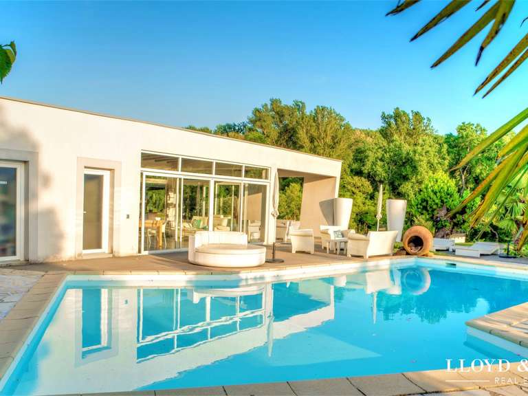 Maison Barjac - 8 chambres - 396m²