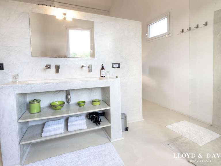 Maison Barjac - 8 chambres - 396m²