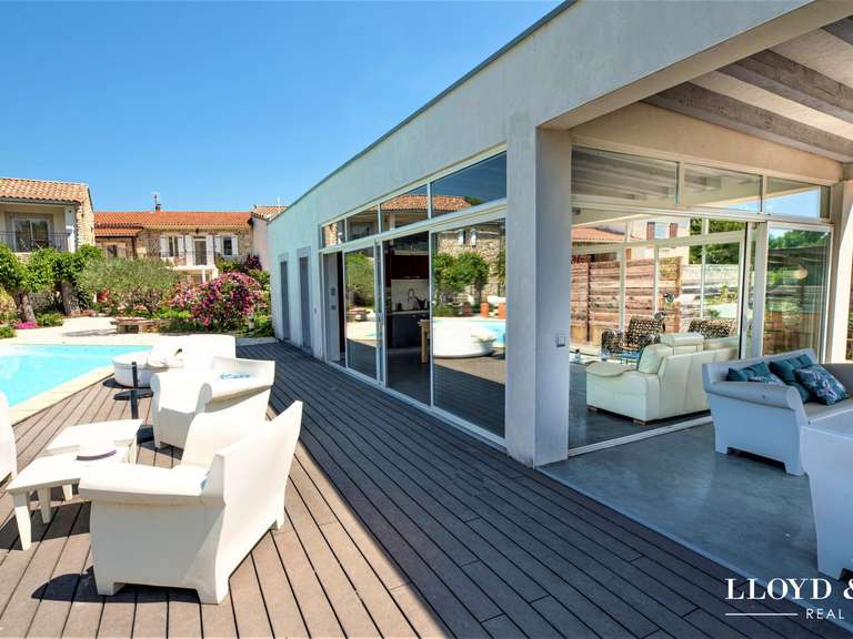 Maison Barjac - 8 chambres - 396m²