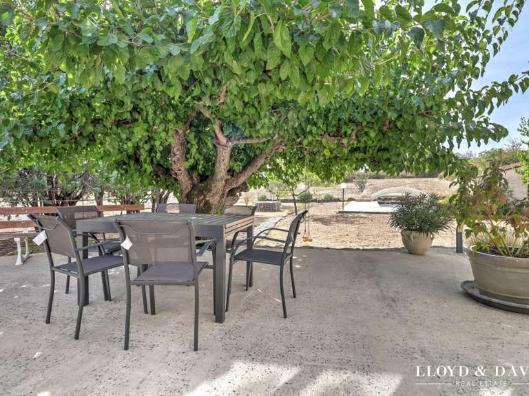 Maison Barjac - 5 chambres - 218m²