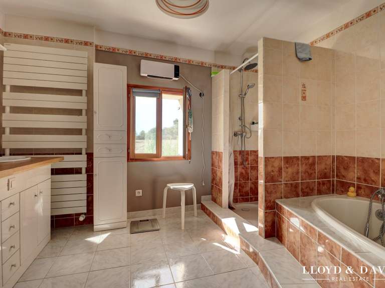 Maison Barjac - 5 chambres - 218m²