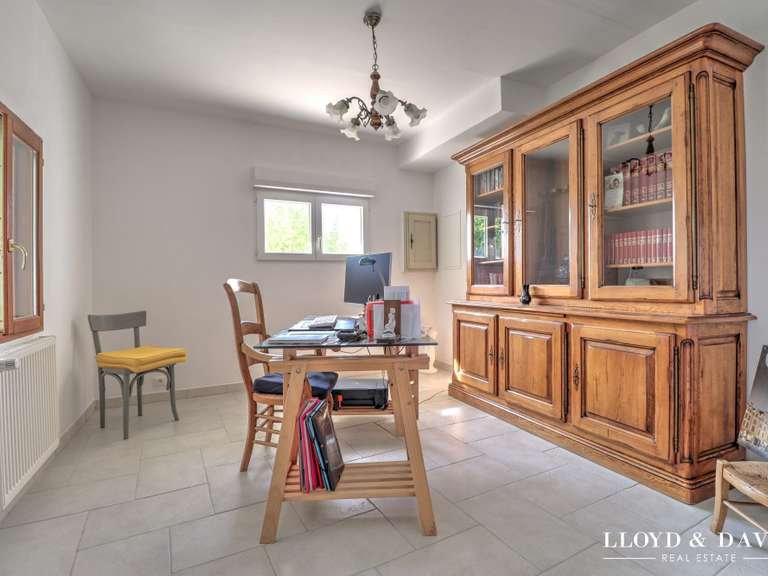 Maison Barjac - 5 chambres - 218m²