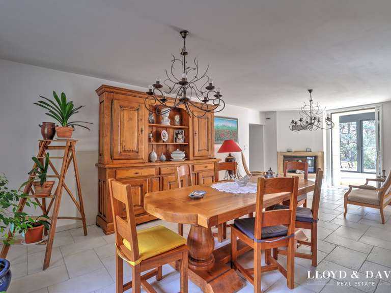 Maison Barjac - 5 chambres - 218m²