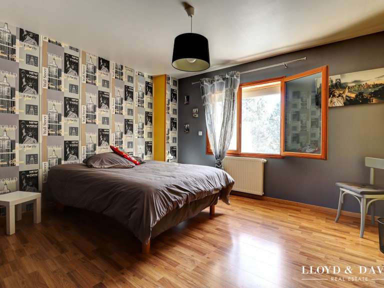 Maison Barjac - 5 chambres - 218m²