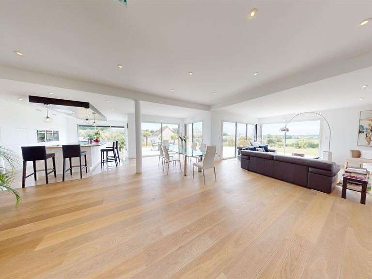 House Barneville-Carteret - 3 bedrooms - 254m²