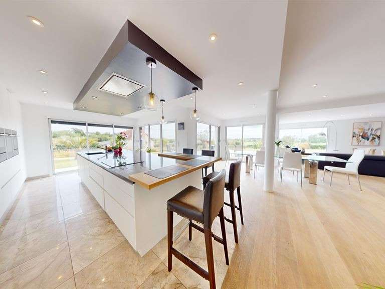 House Barneville-Carteret - 3 bedrooms - 254m²