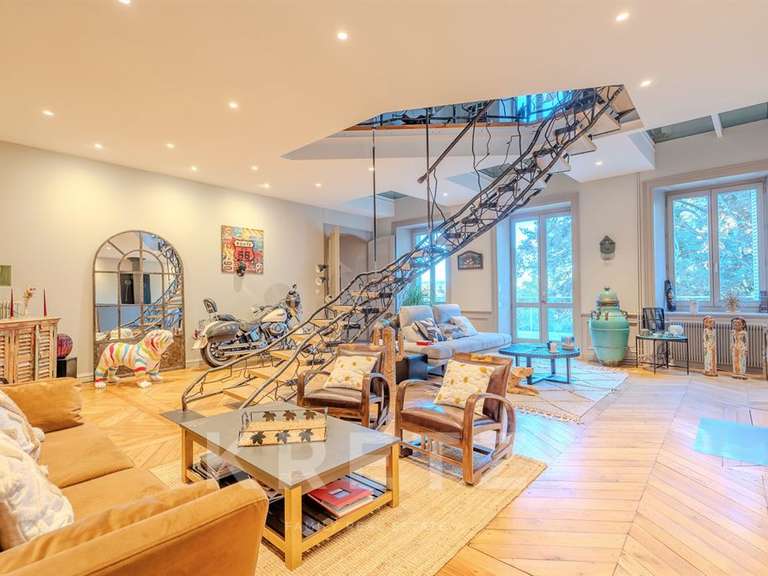 Château Bas-en-Basset - 14 chambres - 1050m²