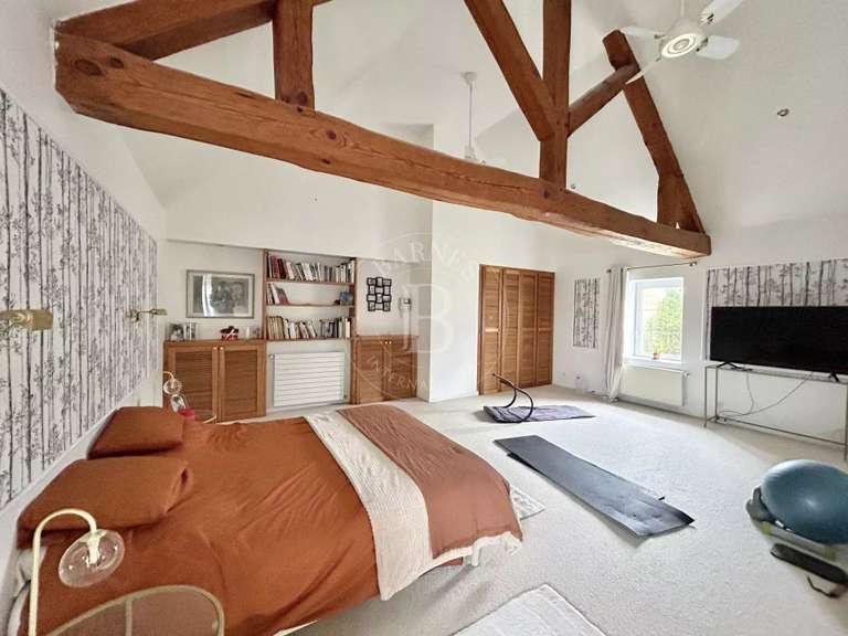 Maison Basly - 10 chambres - 630m²