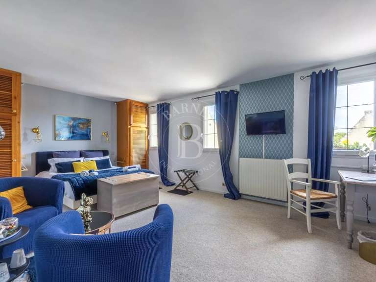 Maison Basly - 10 chambres - 630m²