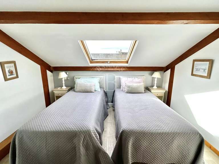 Maison Basly - 10 chambres - 630m²