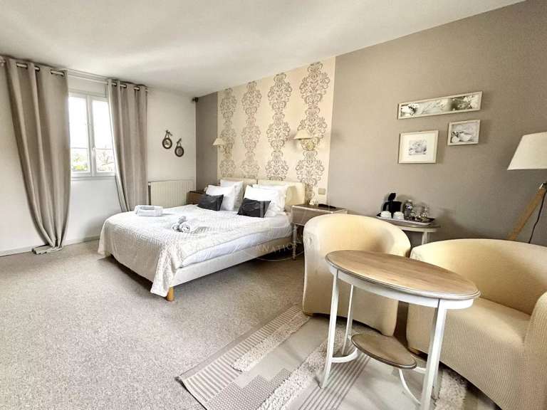 Maison Basly - 10 chambres - 630m²