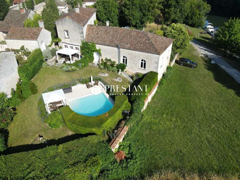 Maison Bassac - 4 chambres - 212m²