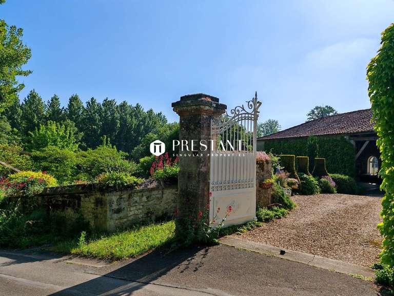 Maison Bassac - 4 chambres - 212m²