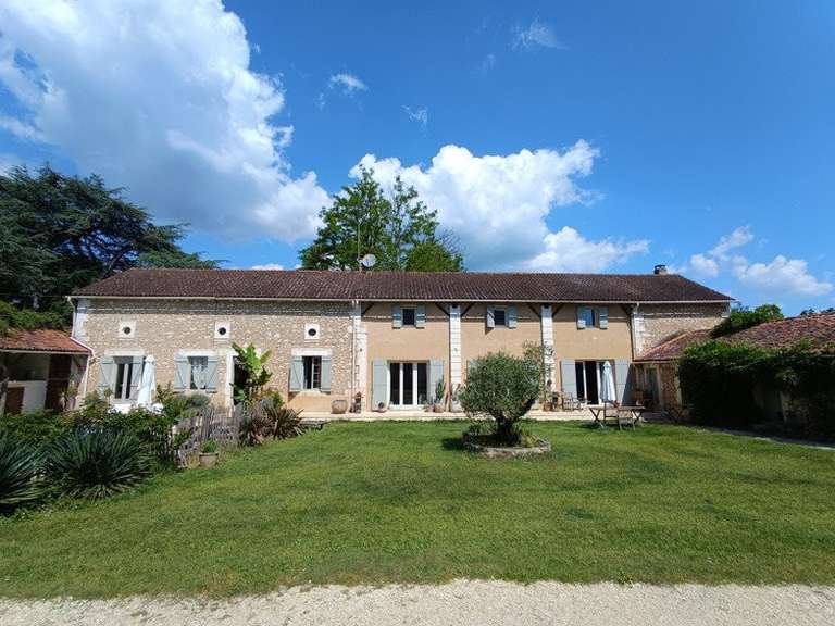 Maison Bassillac - 6 chambres - 288m²