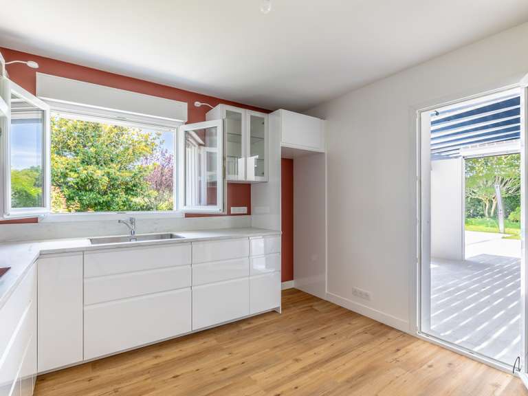 Maison Bassussarry - 4 chambres - 152m²
