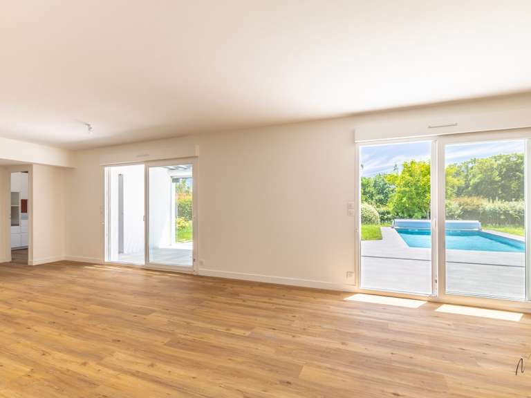 Maison Bassussarry - 4 chambres - 152m²