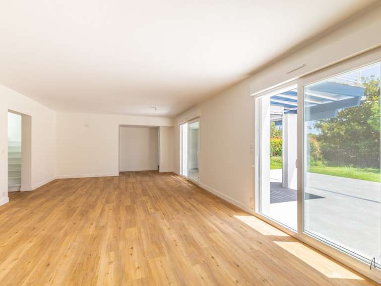 Maison Bassussarry - 4 chambres - 152m²