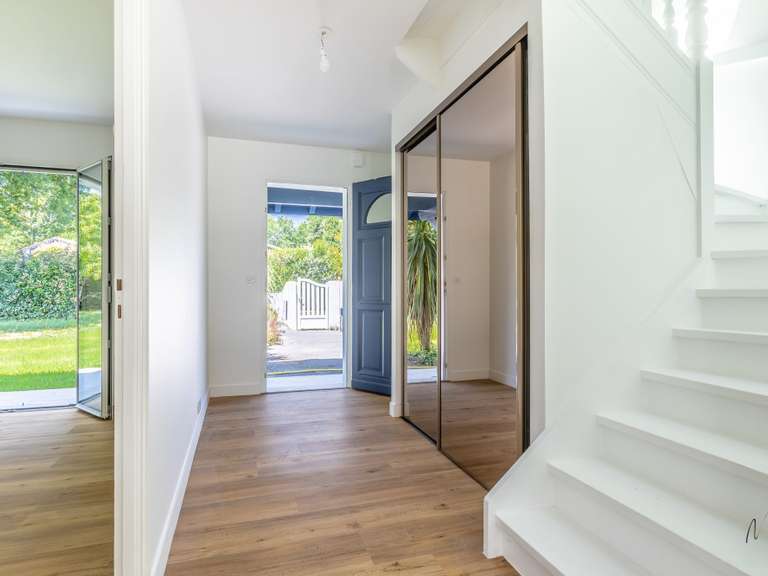 Maison Bassussarry - 4 chambres - 152m²