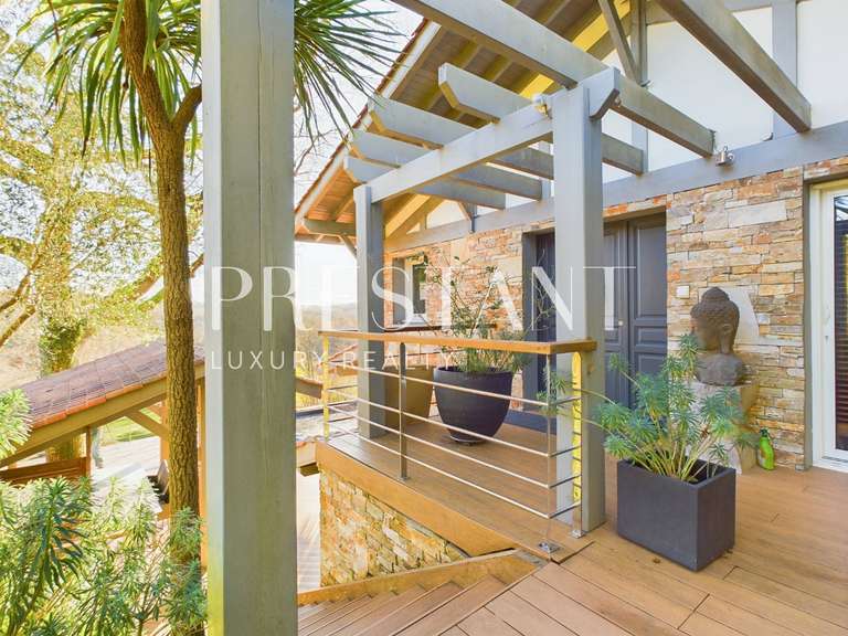 Maison Bassussarry - 4 chambres - 250m²