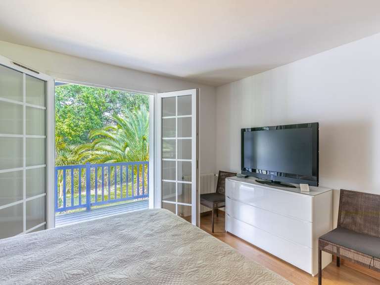 Maison Bassussarry - 4 chambres - 148m²