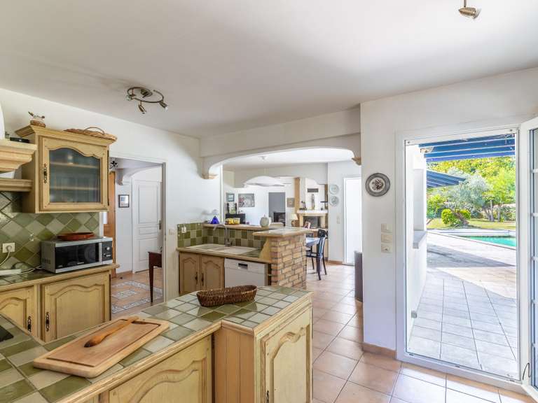 Maison Bassussarry - 4 chambres - 148m²