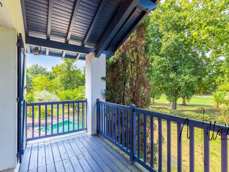 Maison Bassussarry - 4 chambres - 148m²