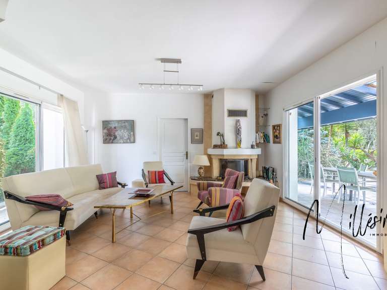 Maison Bassussarry - 4 chambres - 148m²