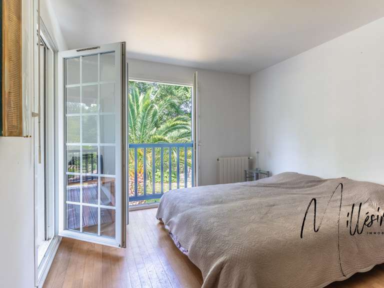 Maison Bassussarry - 4 chambres - 148m²