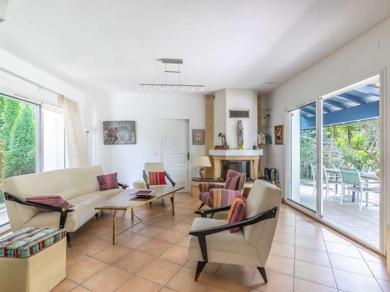 Maison Bassussarry - 4 chambres - 148m²