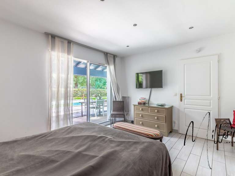 Maison Bassussarry - 4 chambres - 148m²