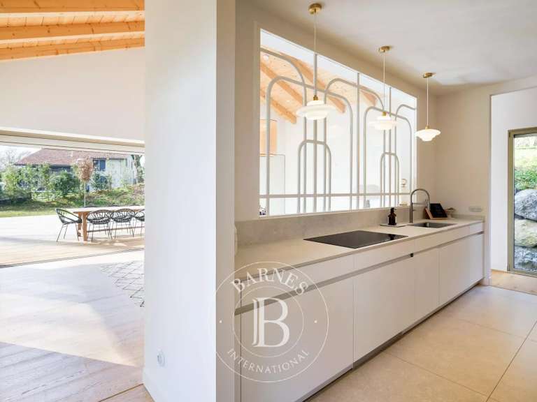 Maison Bassussarry - 5 chambres - 387m²