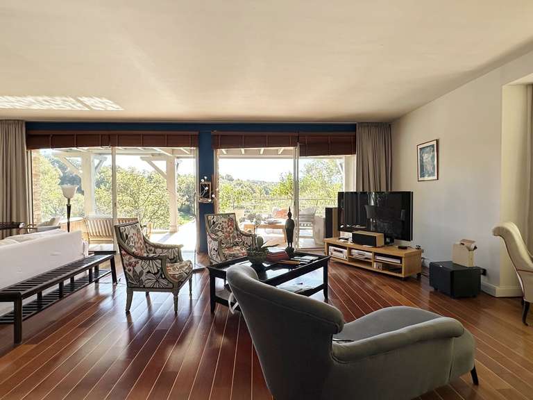 Maison Bassussarry - 4 chambres - 240m²