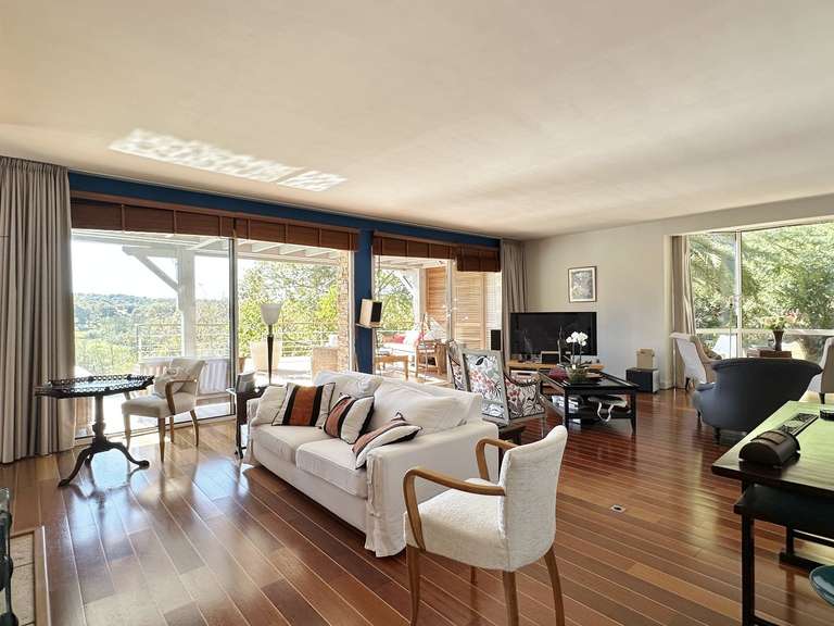 Maison Bassussarry - 4 chambres - 240m²