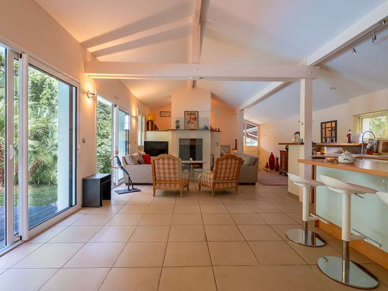 Maison Bassussarry - 5 chambres - 185m²
