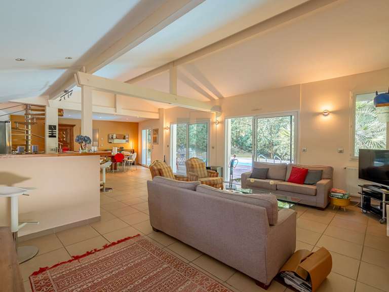 Maison Bassussarry - 5 chambres - 185m²