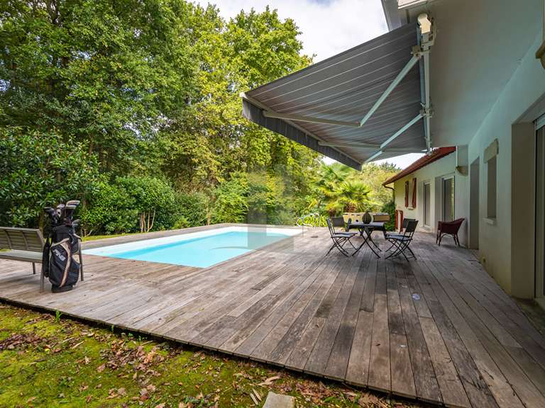 Maison Bassussarry - 5 chambres - 185m²