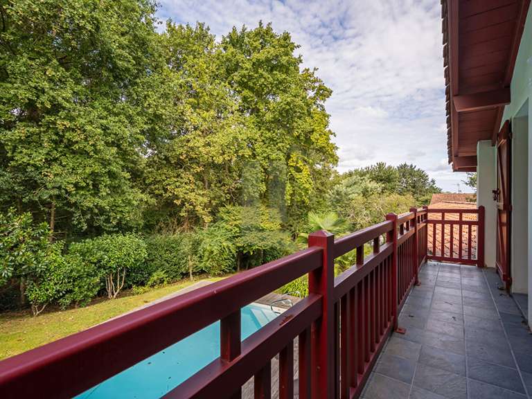 Maison Bassussarry - 5 chambres - 185m²