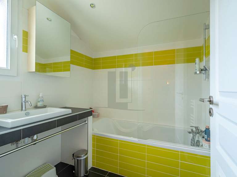 Maison Bassussarry - 5 chambres - 185m²