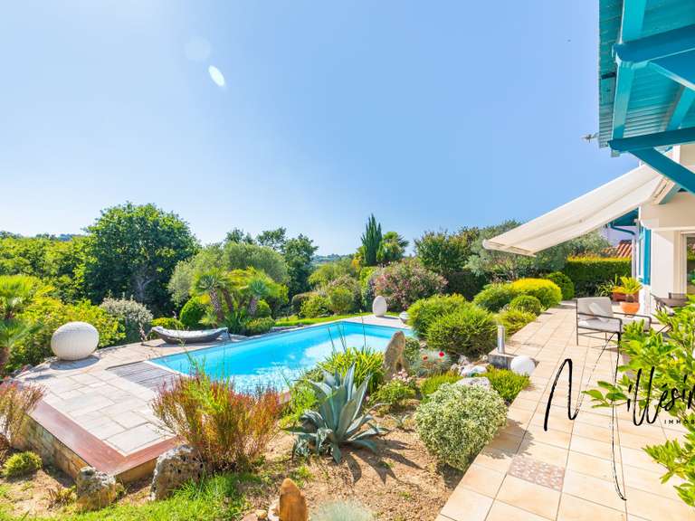 House Bassussarry - 5 bedrooms - 196m²
