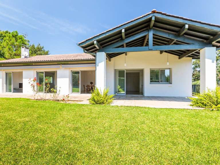 Maison Bassussarry - 5 chambres - 329m²